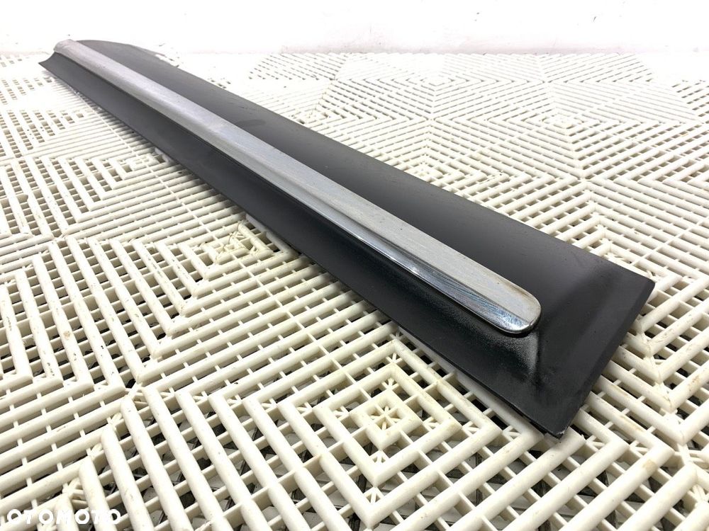 LISTWA DRZWI LEWY PRZÓD  NISSAN QASHQAI / QASHQAI +2 I (J10, NJ10, JJ10E) 2006 - 2014 1.5 dCi 78 kW - 3