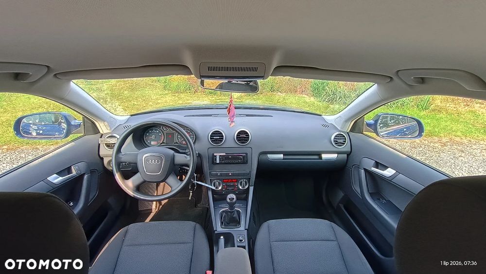 Audi A3 Sportback 1.6 Ambiente - 11