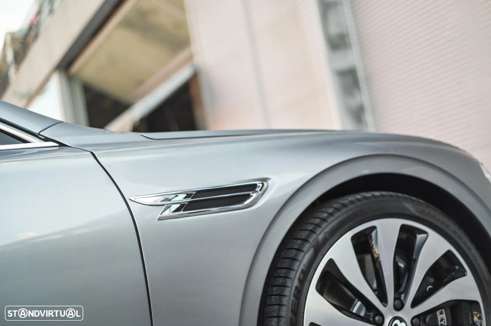 Bentley Flying Spur W12 - 12