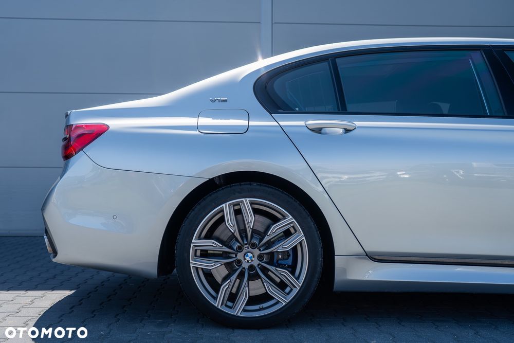 BMW Seria 7 M760Li xDrive - 14
