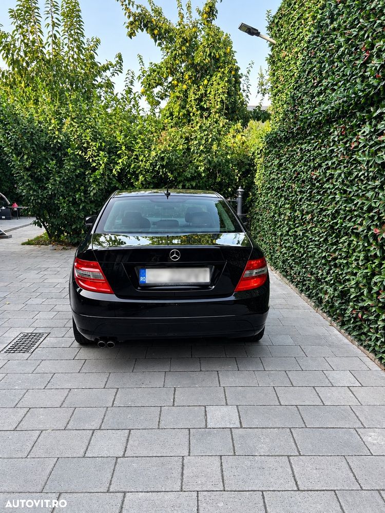 Mercedes-Benz C 2010 photo 2