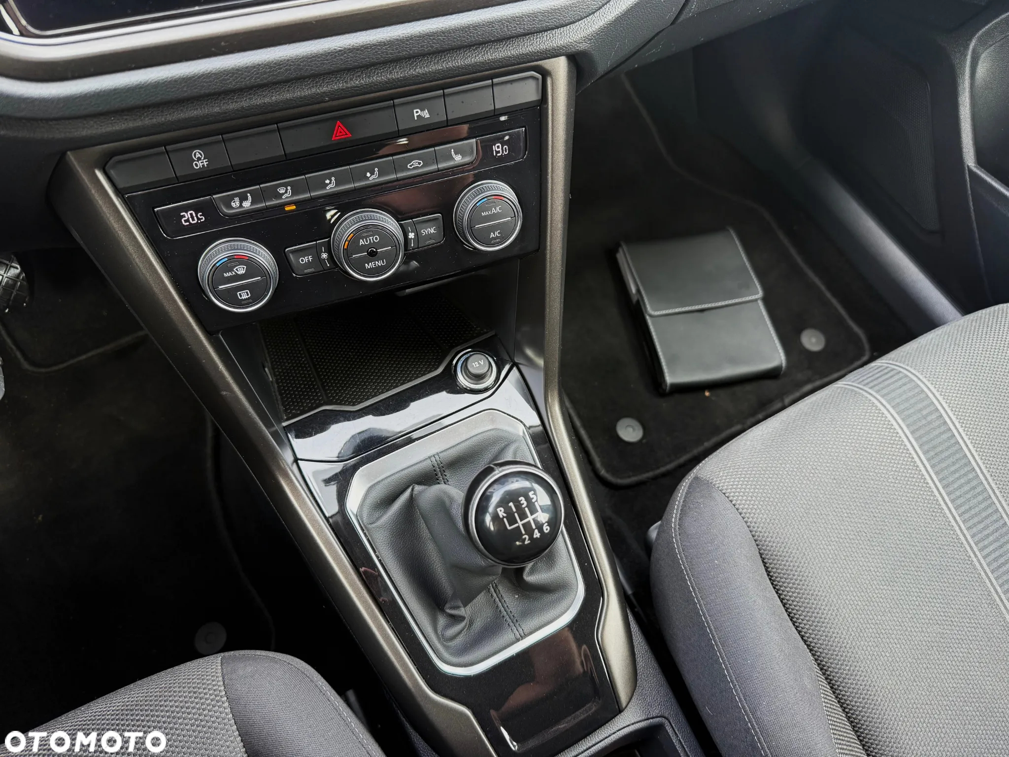 Volkswagen T-Roc 1.5 TSI Special Edition - 17