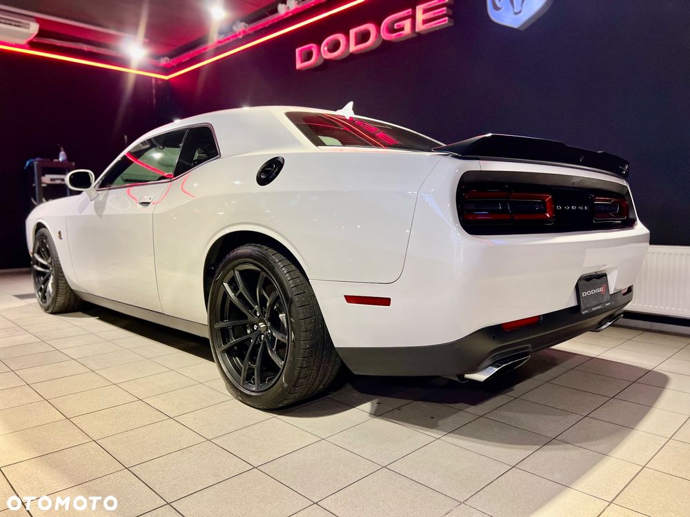 Dodge Challenger 6.4 Scat Pack - 3