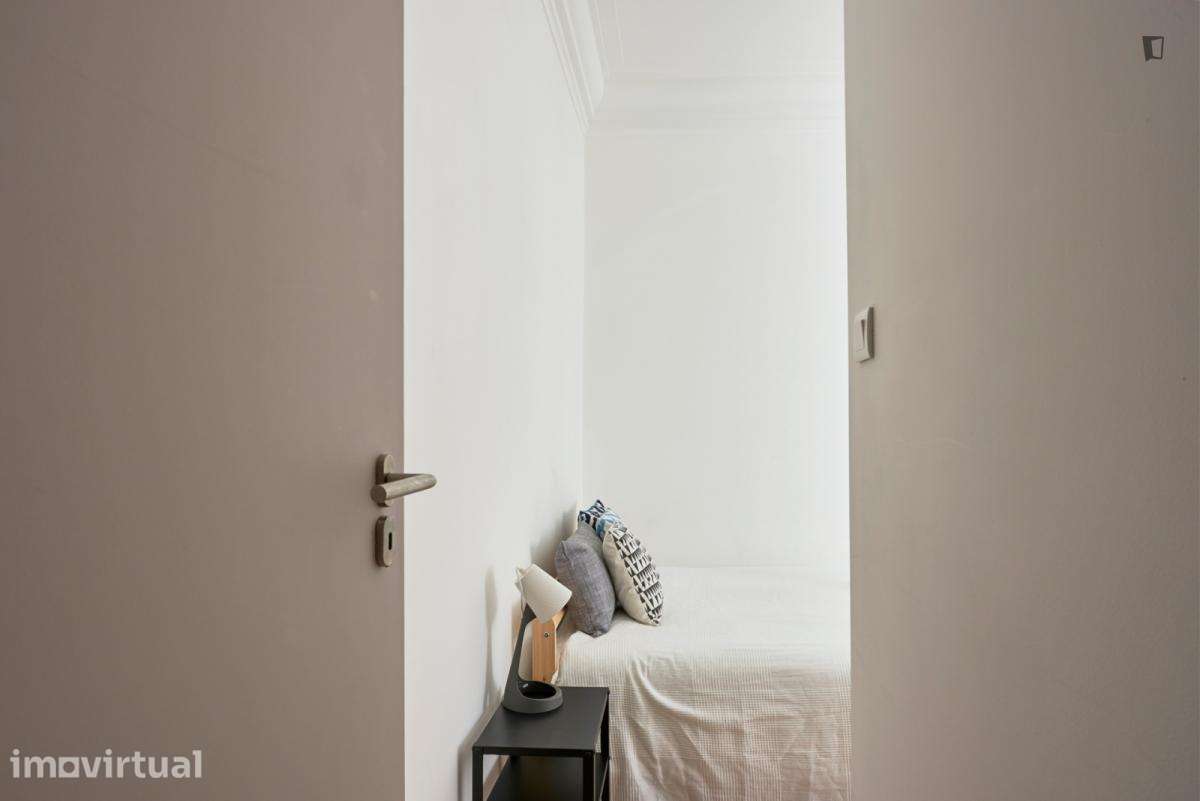 Quarto - localizado em Marquês de Pombal Lisbon - Grande imagem: 2/52