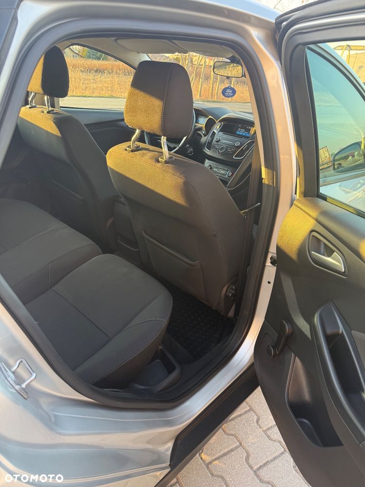 Ford Focus 1.5 TDCi SYNC Edition - 13