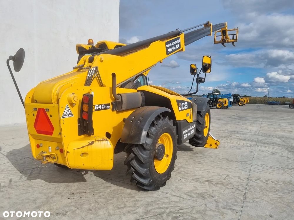 JCB 540-140 jak Manitou MT 1440 R285 - 4