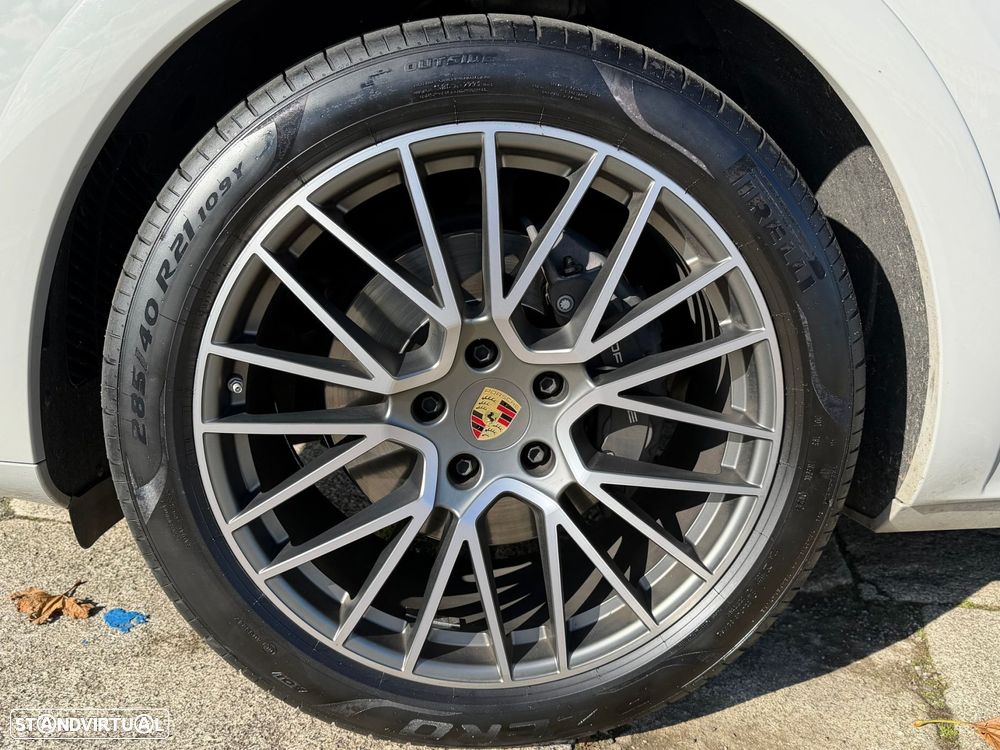 Porsche Cayenne Coupé E-Hybrid Platinum Edition - 9