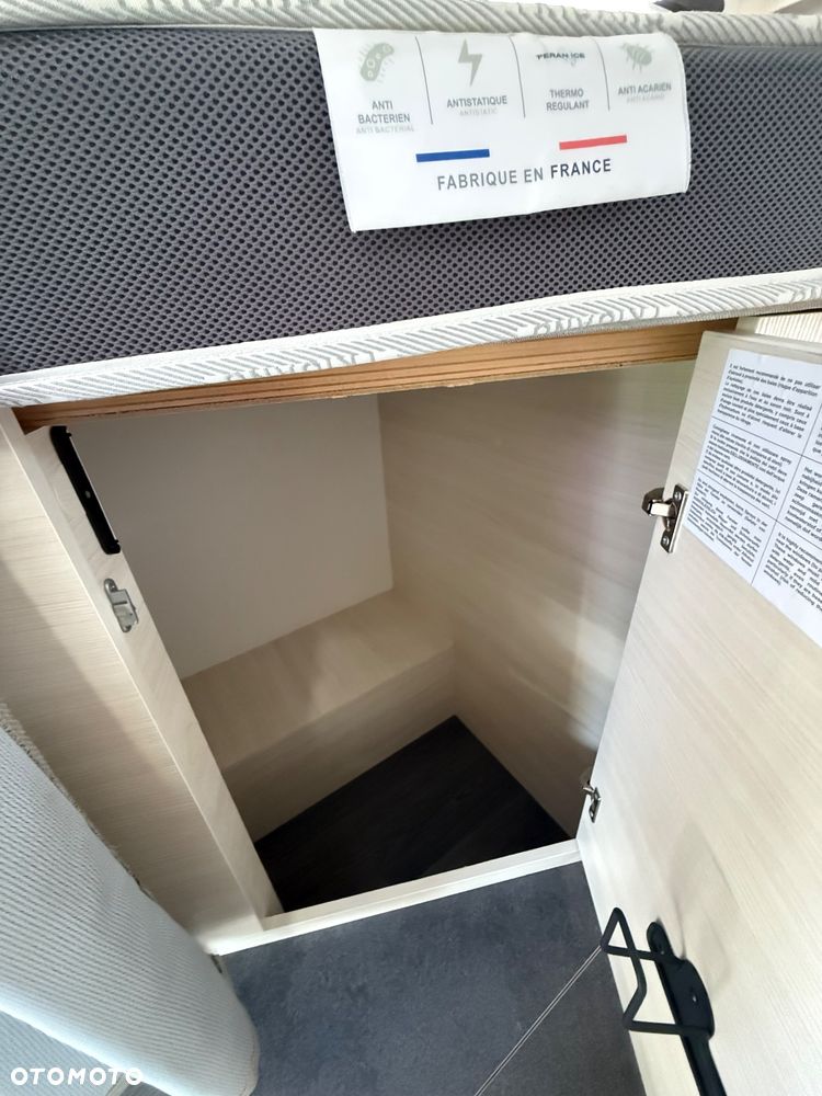 Ford CHAUSSON 627 GA TITANIUM PREMIUM - 23