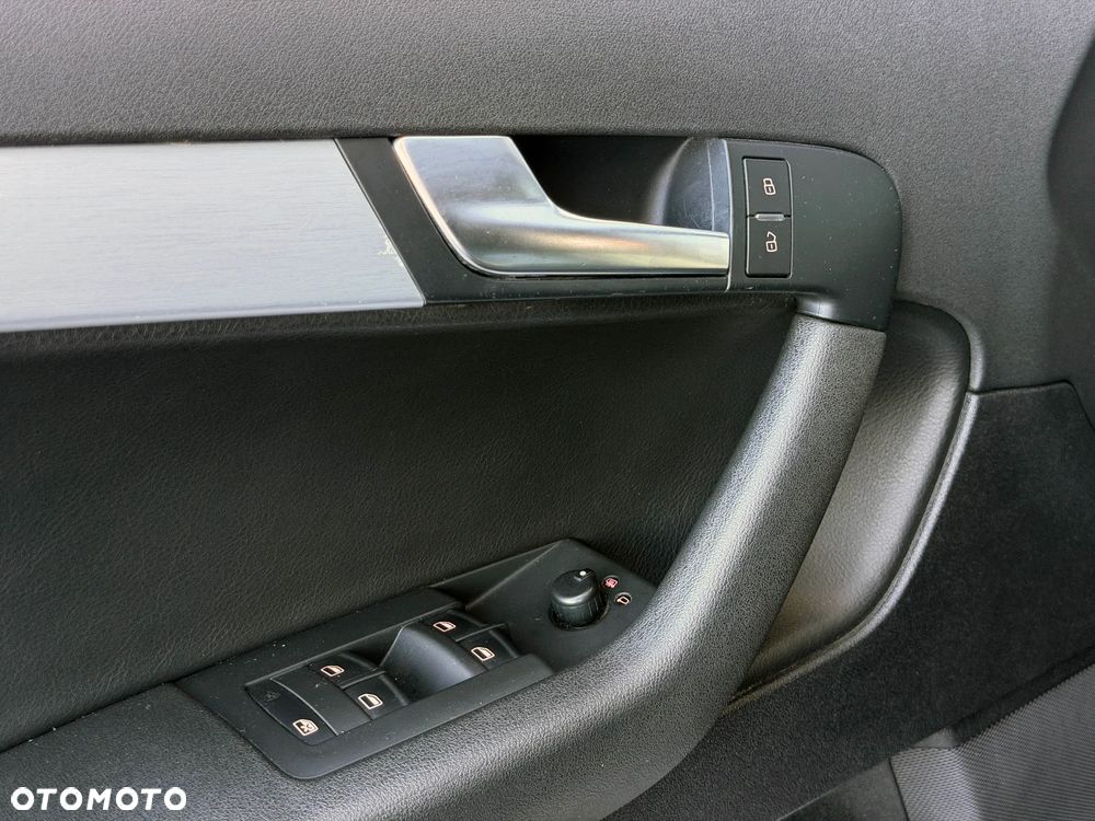 Audi A3 Sportback 2.0 TDI DPF S line Sportpaket plus - 28
