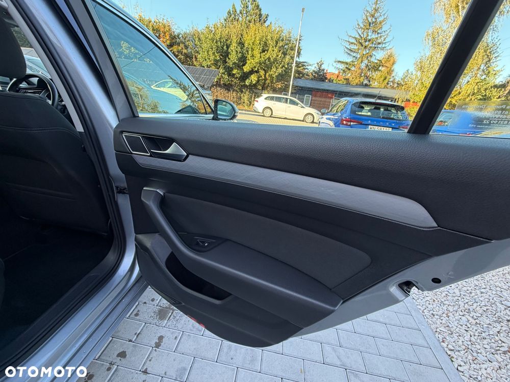 Volkswagen Passat 1.5 TSI EVO Business DSG - 33