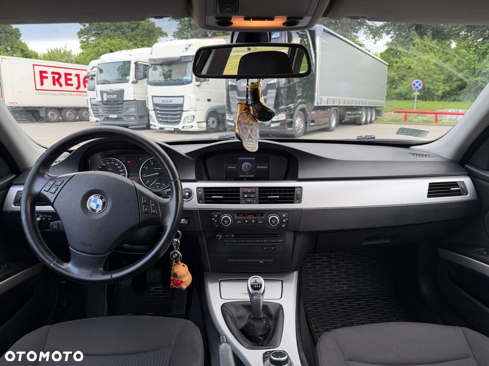 BMW Seria 3 320i - 10