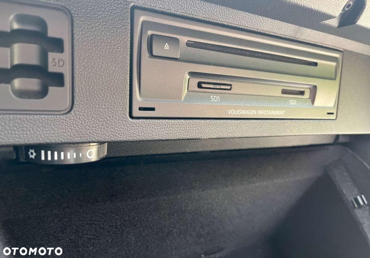 Volkswagen Passat - 17