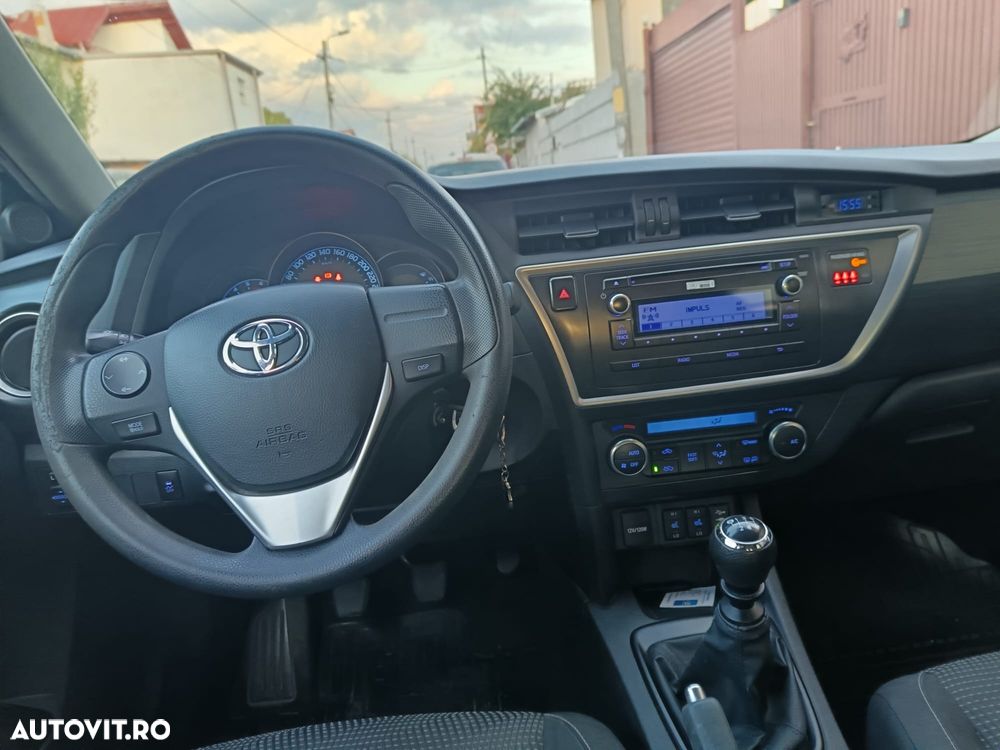 Toyota Auris 1.4 D-4D Terra - 9