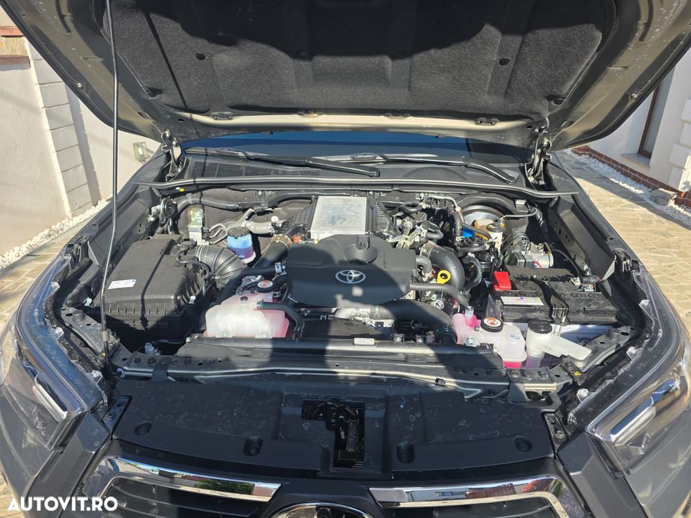 Toyota Hilux - 12
