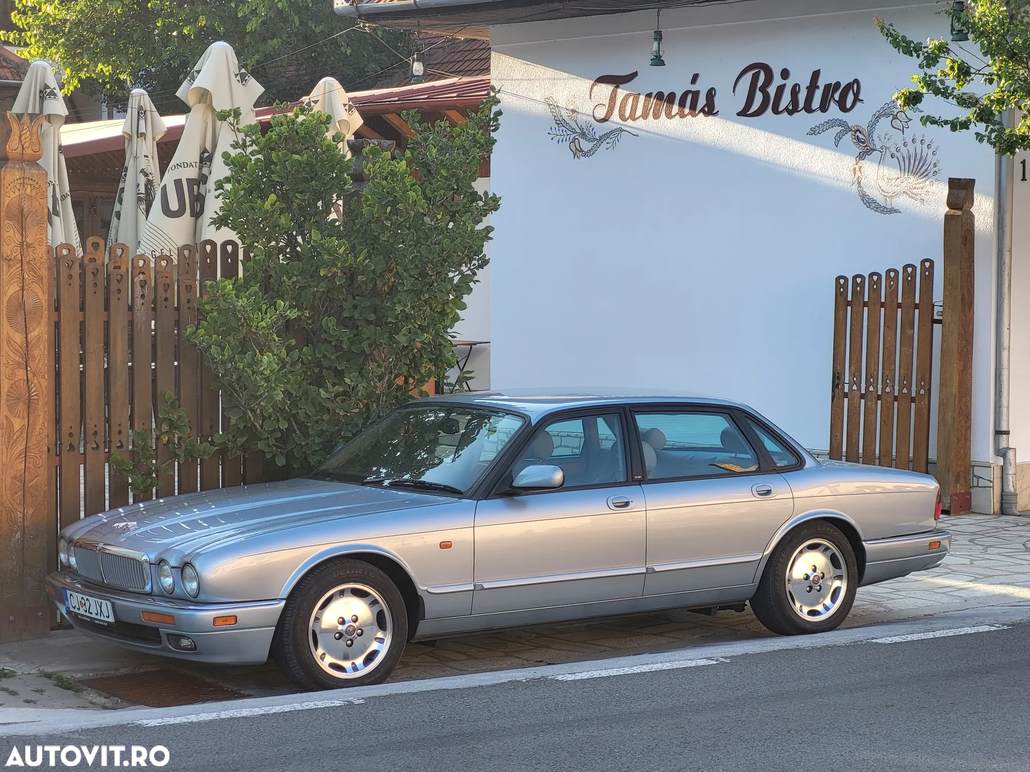 Jaguar XJ - 20