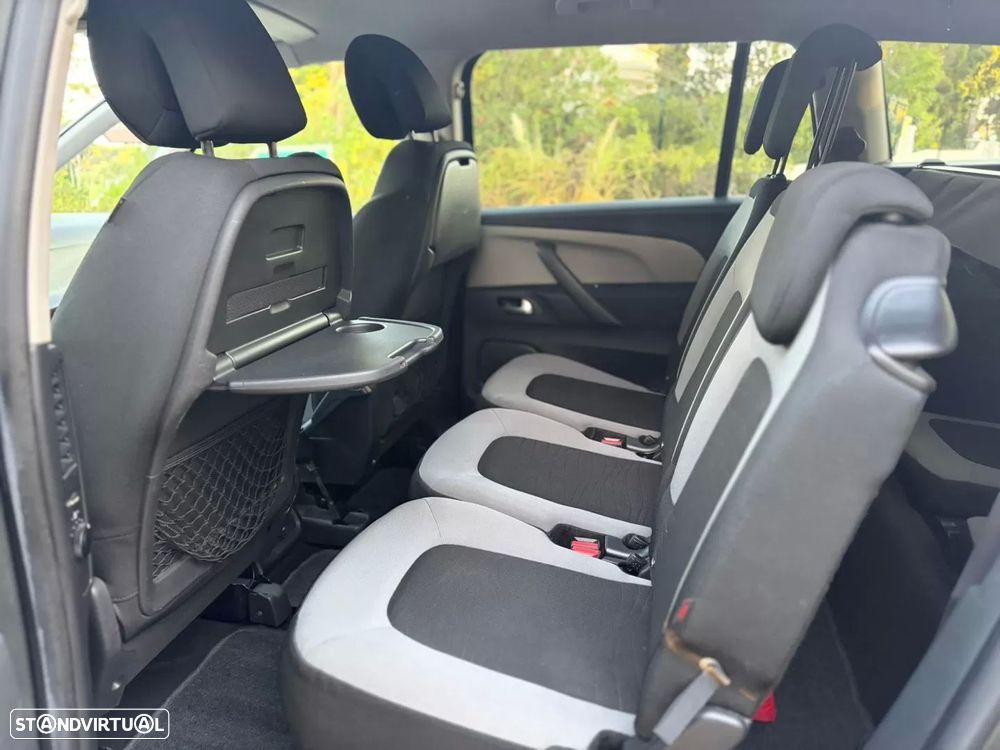 Citroën C4 Grand Picasso 1.6 BlueHDi Intensive — fotografia 18