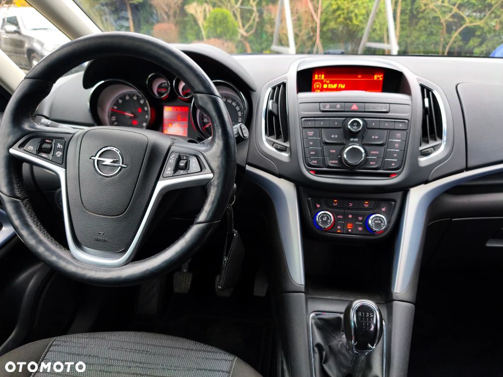 Opel Zafira Tourer 1.4 Turbo Business Edition - 26