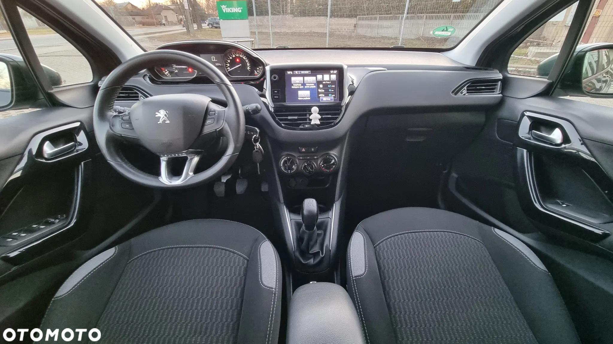 Peugeot 208 - 14