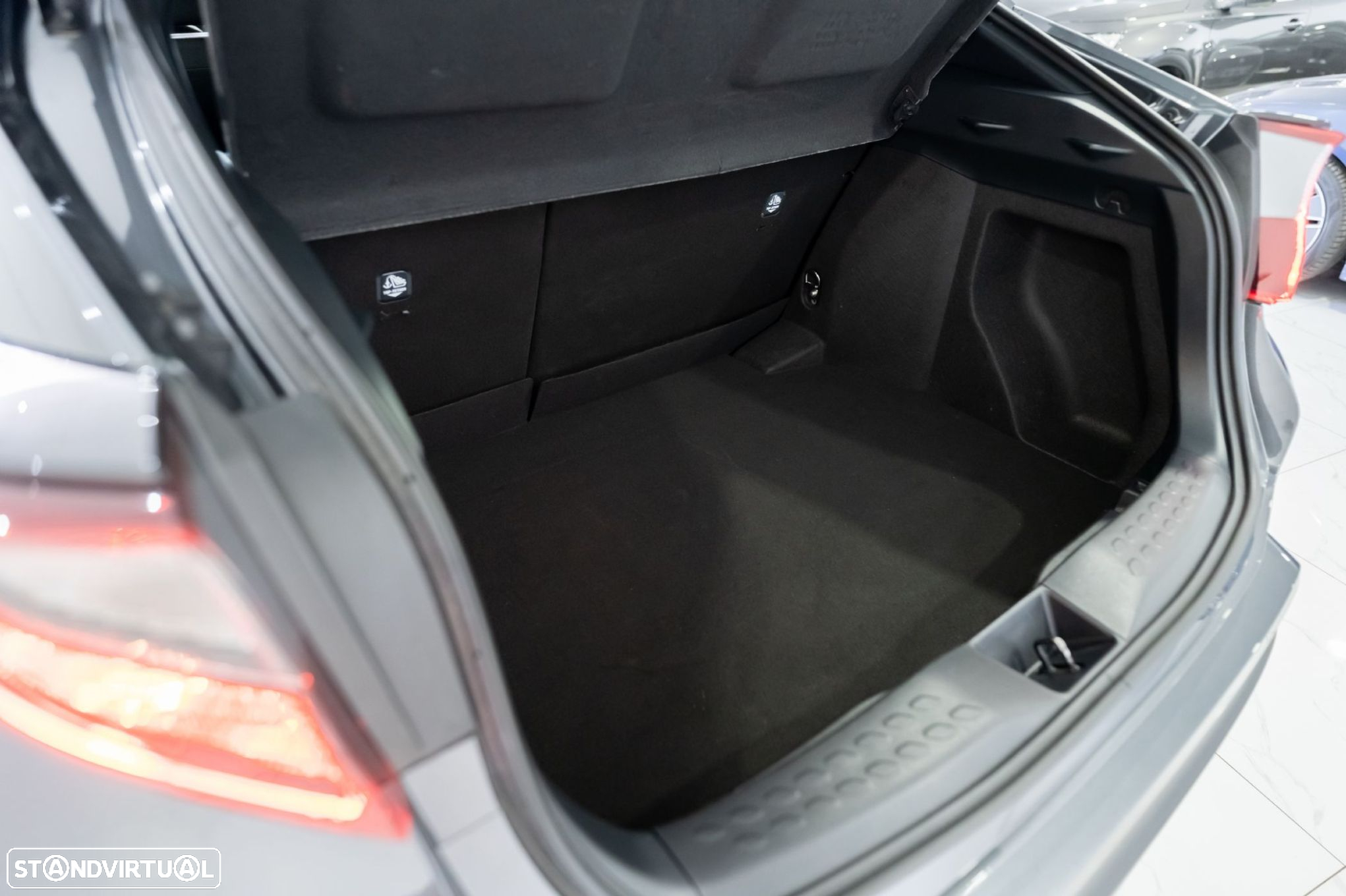 Toyota C-HR 1.8 Hybrid Comfort - 6