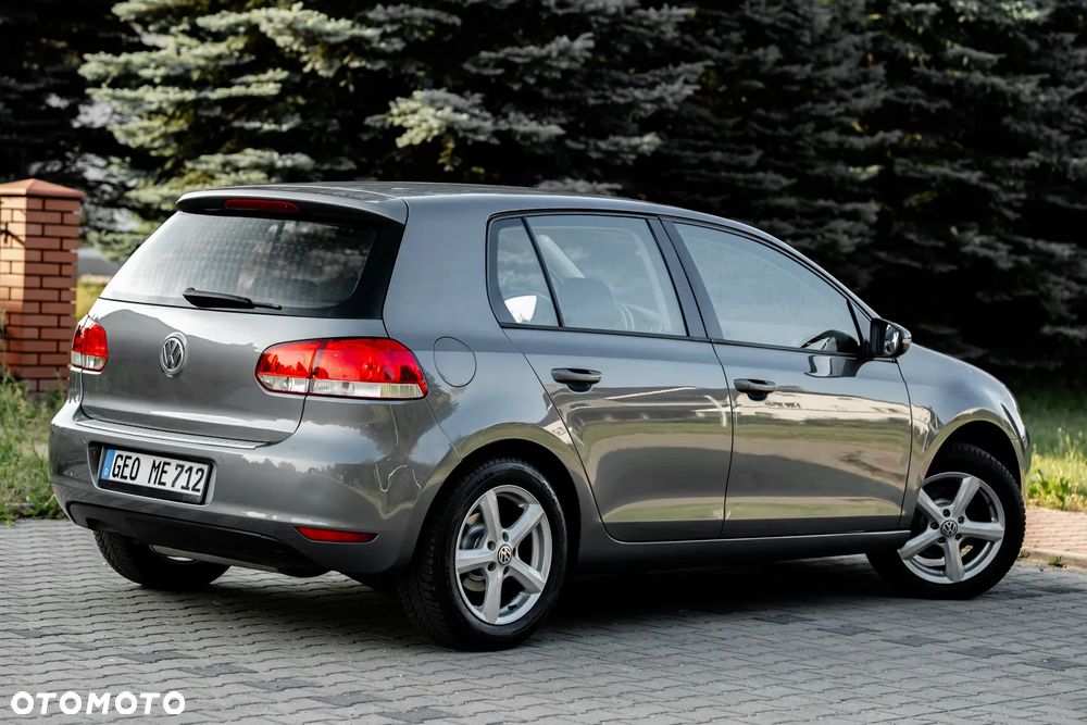 Volkswagen Golf 1.6 Highline - 16