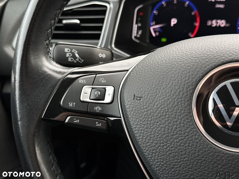 Volkswagen T-Roc - 18