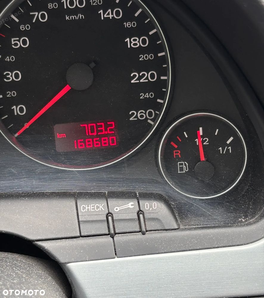Audi A4 Avant 1.6 - 9