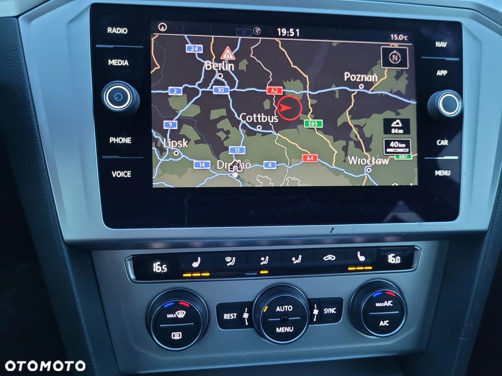 Volkswagen Passat 2.0 TDI SCR DSG Comfortline - 18