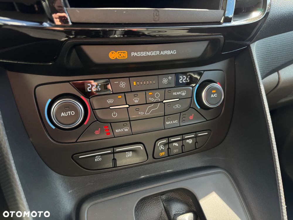 Ford Tourneo Connect Grand - 29
