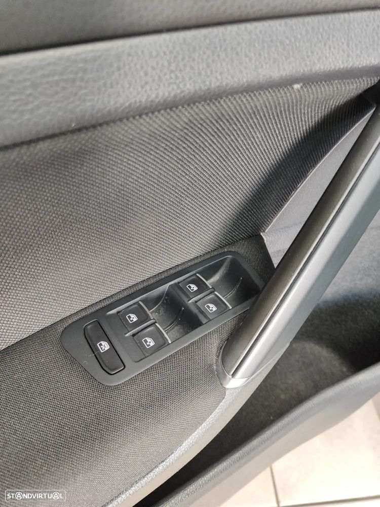 VW Golf GTI 2.0 TSI OPF DSG Performance - 25