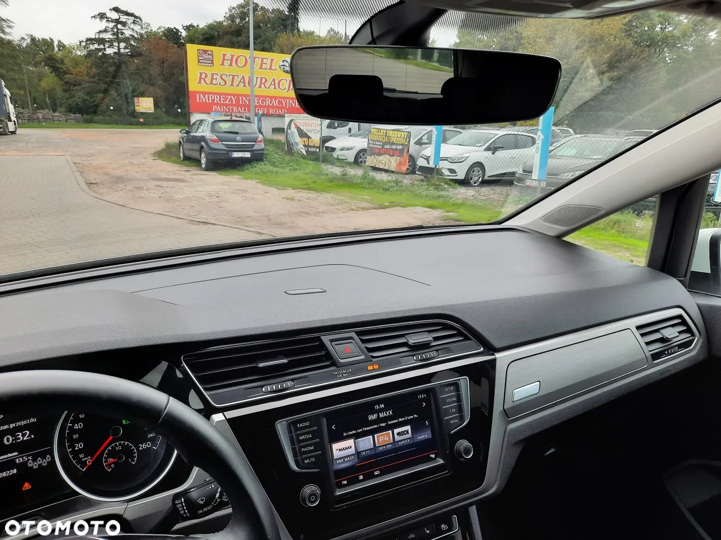 Volkswagen Touran 1.6 TDI SCR BlueMotion Technology DSG Trendline - 29