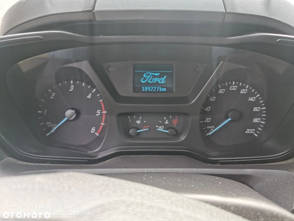 Ford TRANSIT CUSTOM - 14