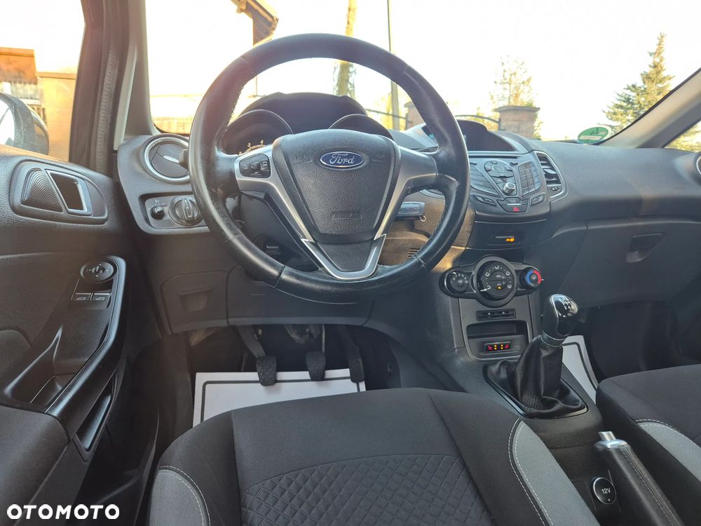 Ford Fiesta 1.25 Celebration - 21