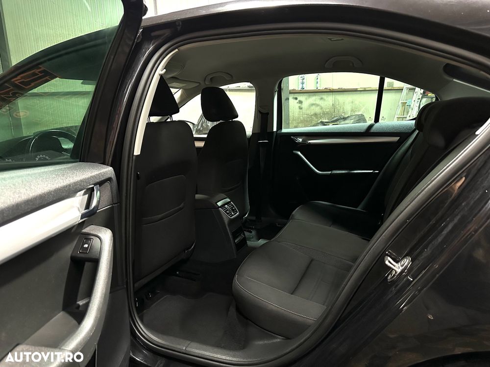Skoda Octavia 2.0 TDI DSG Style - 8