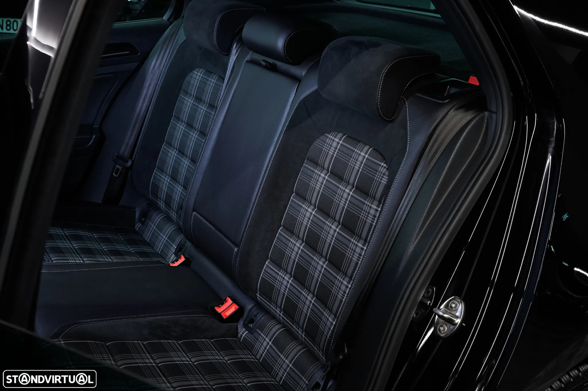 VW Golf 2.0 TDI GTD DSG - 23