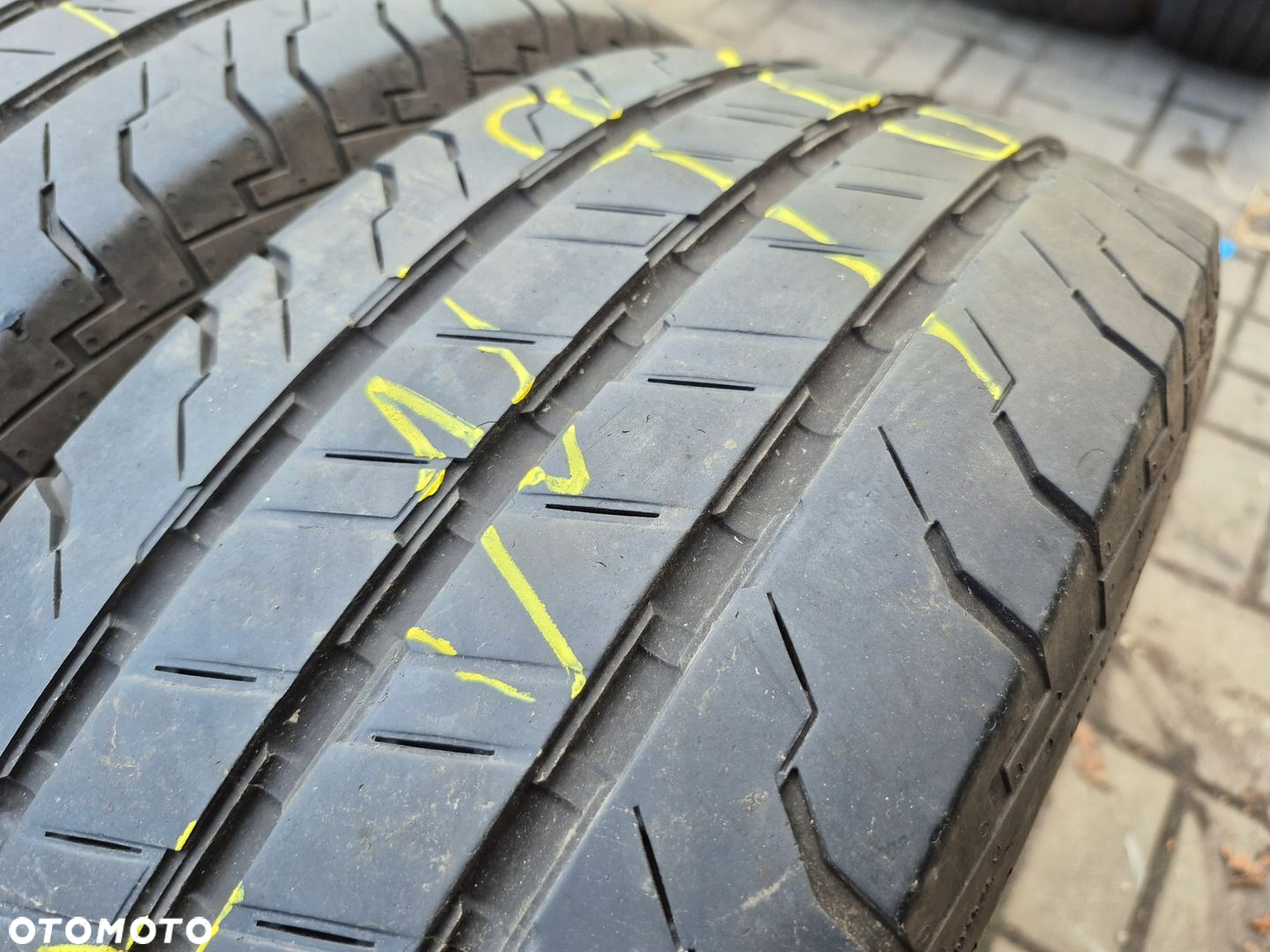 CONTINENTAL CONTIVANCONTACT 100 215/65R16C 109/107T 22R 2X - 3