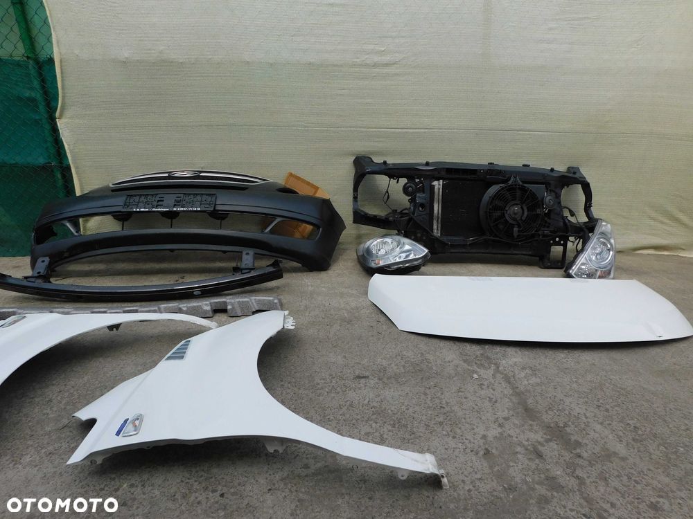 Hyundai H1 II Starex Przód Maska Zderzak Lampy Chłodnice Pas BIAŁY - 2