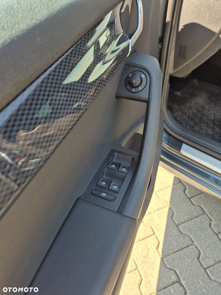 Skoda Octavia 2.0 TDI DSG RS - 10
