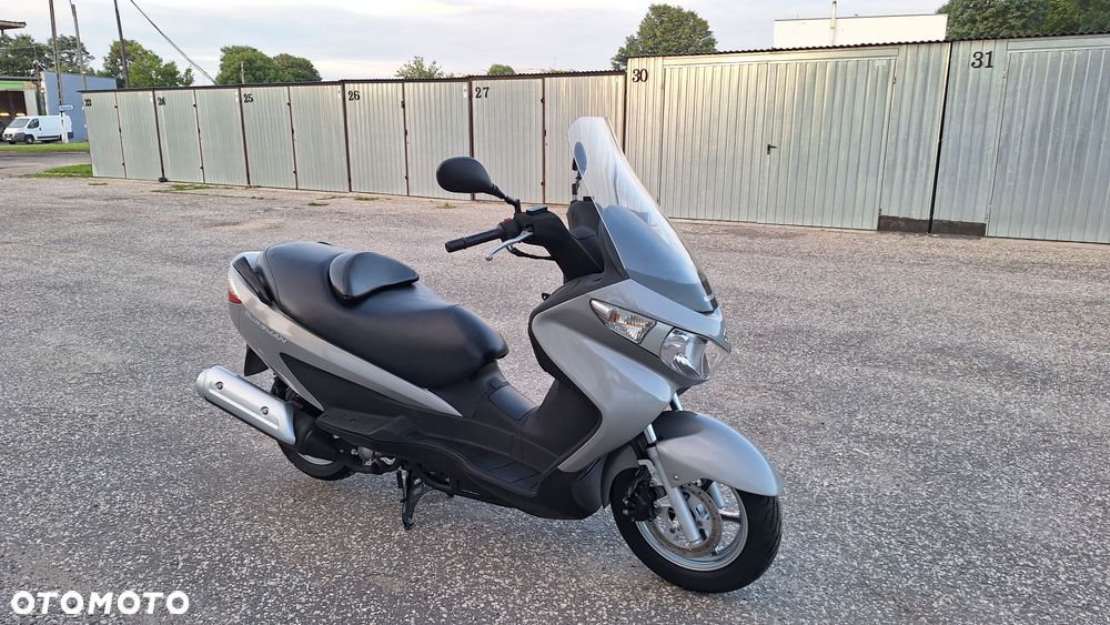 Suzuki Burgman - 14