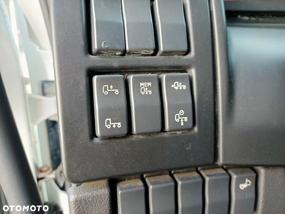 Renault D19 4X2 EURO 6 Chłodnia Supra 1150 MT Dwie Komory - 20