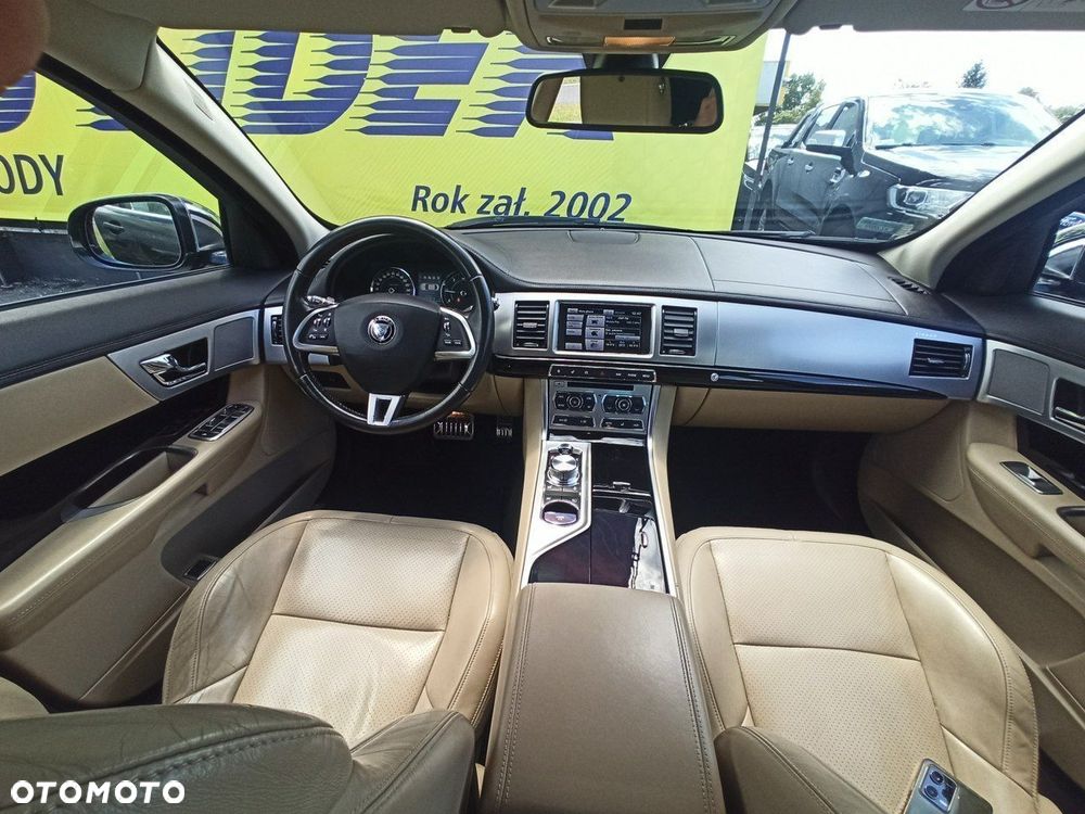 Jaguar XF - 7