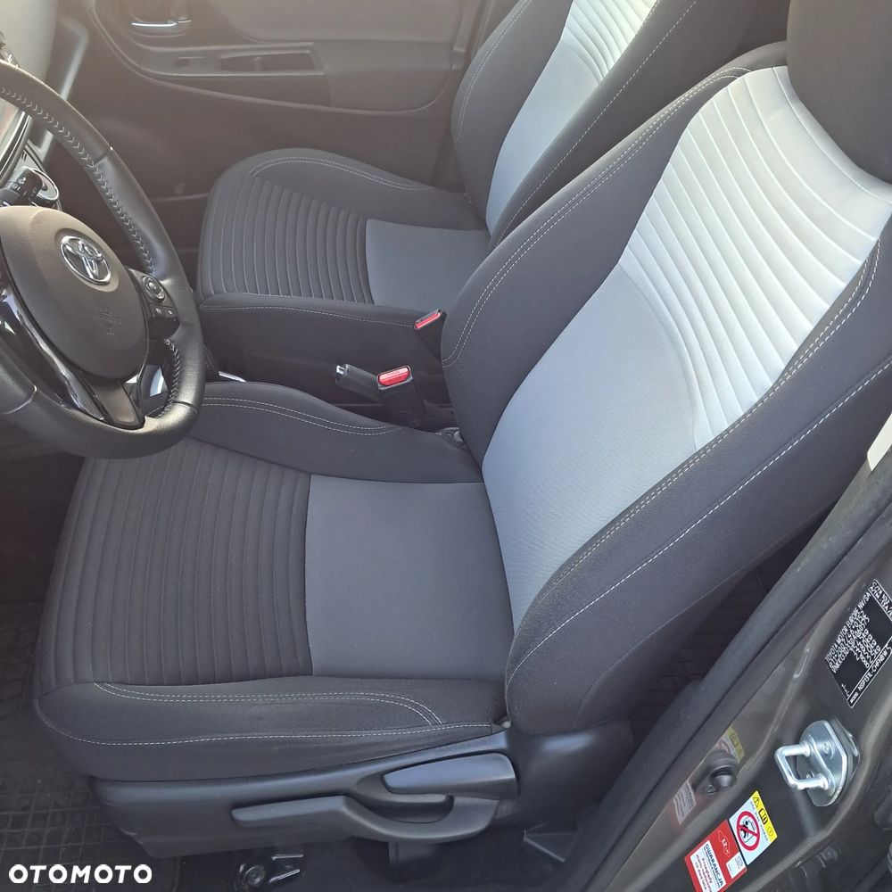 Toyota Yaris 1.5 Premium - 8