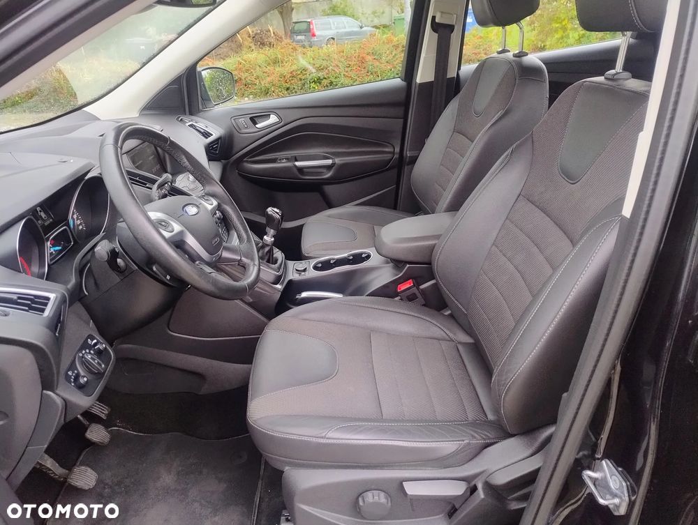 Ford Kuga 2.0 TDCi 2x4 Titanium - 9