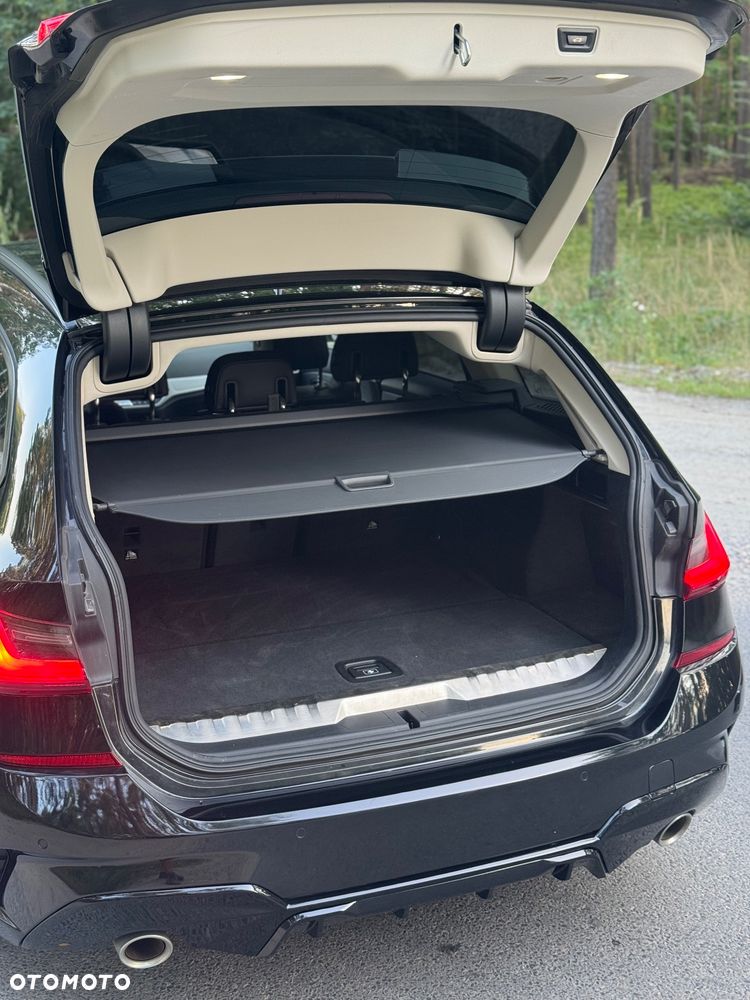 BMW Seria 3 330e M Sport sport - 13