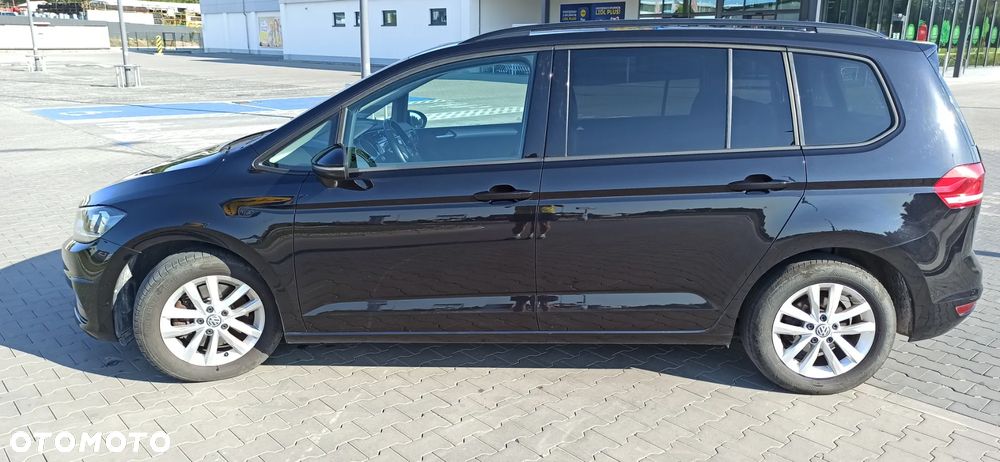 Volkswagen Touran - 4