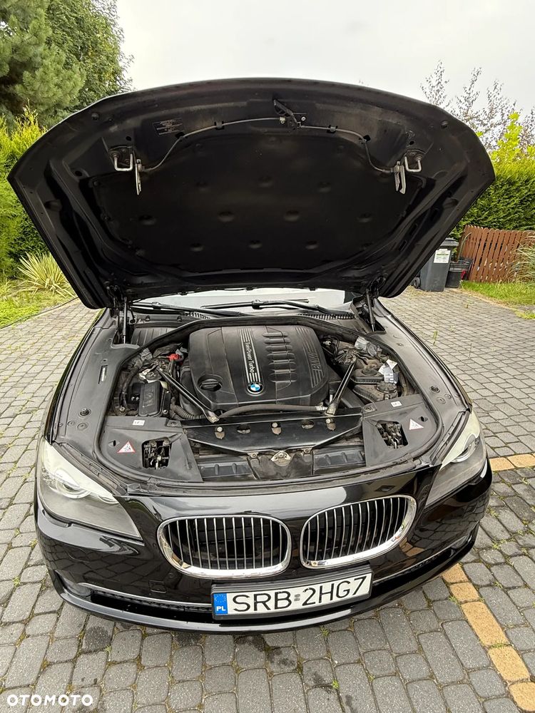 BMW Seria 7 740d - 31