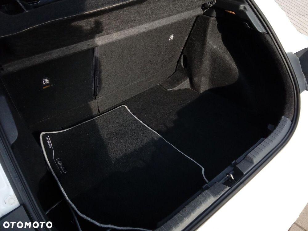 Toyota Corolla 1.8 Hybrid Active - 24