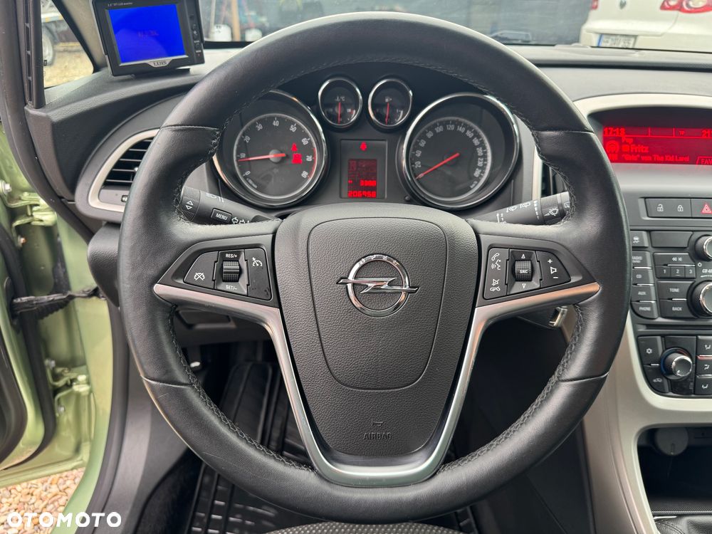 Opel Astra 1.4 Turbo 150 Jahre - 23