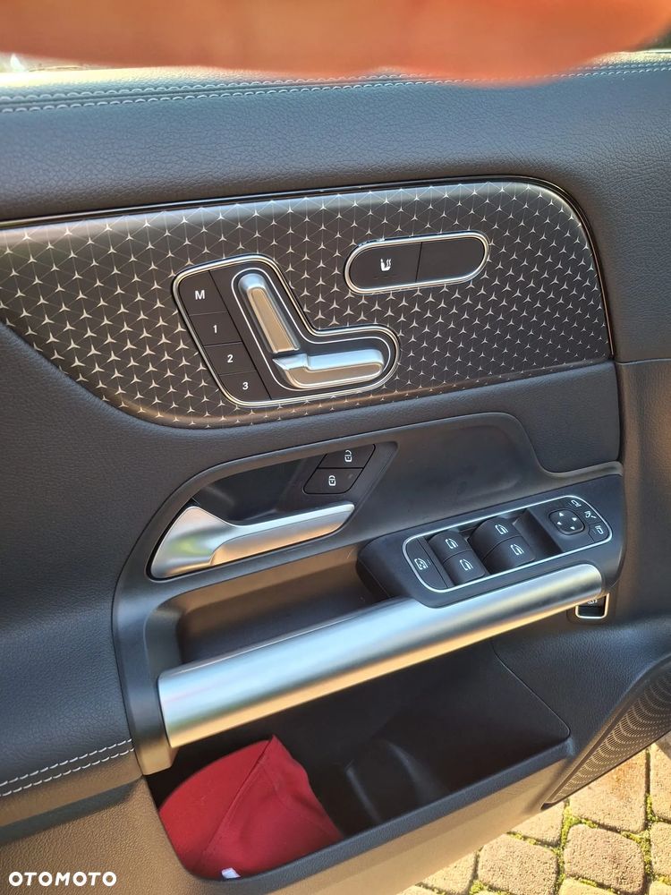 Mercedes-Benz GLA 180 d Progressive 8G-DCT - 23