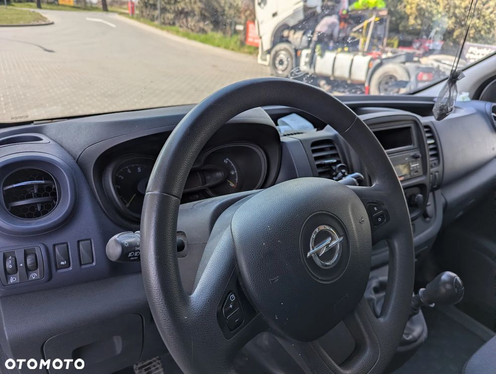 Opel VIVARO - 11