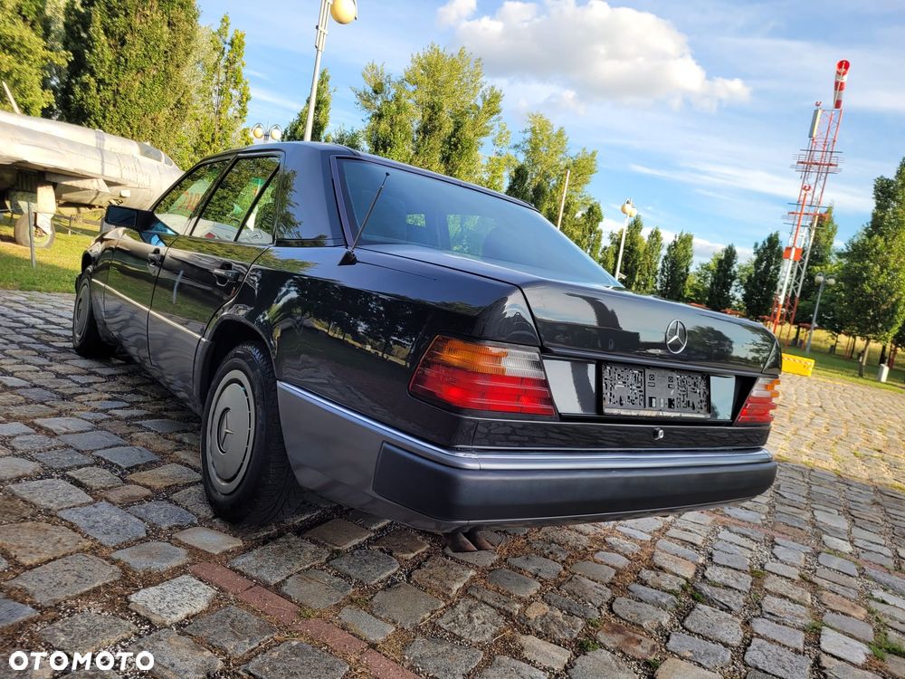 Mercedes-Benz 280 - 10